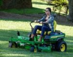 Z315E ZTrak Mower with 42-in. Deck - Image 15