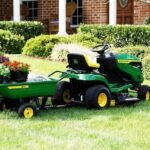John Deere S100 17.5 HP GAS 42 in. Hydrostatic Riding Lawn Tractor - Image 7